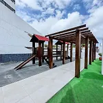Sol, Mar E Shopping - Apartamento Com Boa Localizacao Para Familias